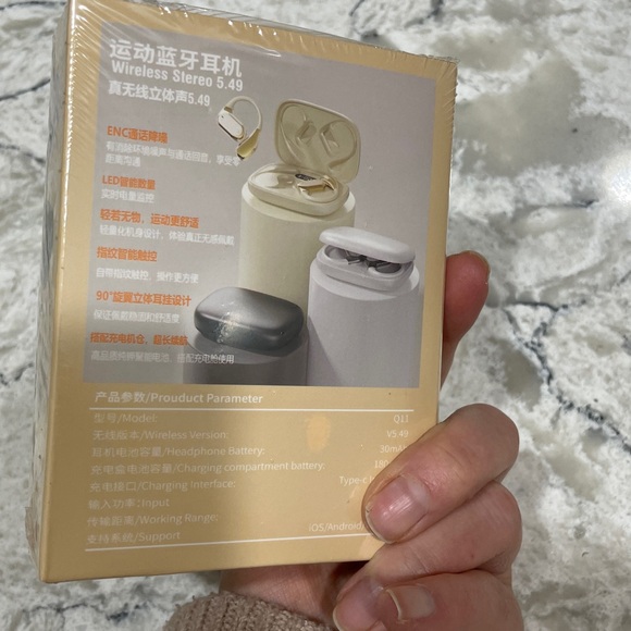 Wireless Earbuds with Charging Case - Picture 7 of 8